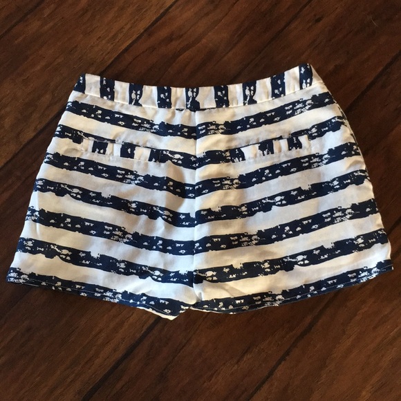 Boutique white and navy striped shorts. - Picture 2 of 2